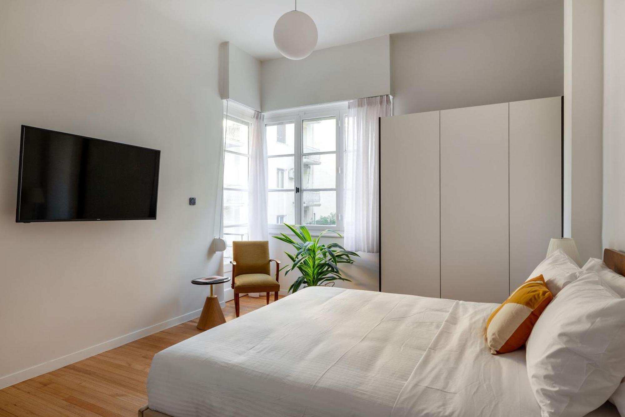 The Met By Zoia Living Apartment