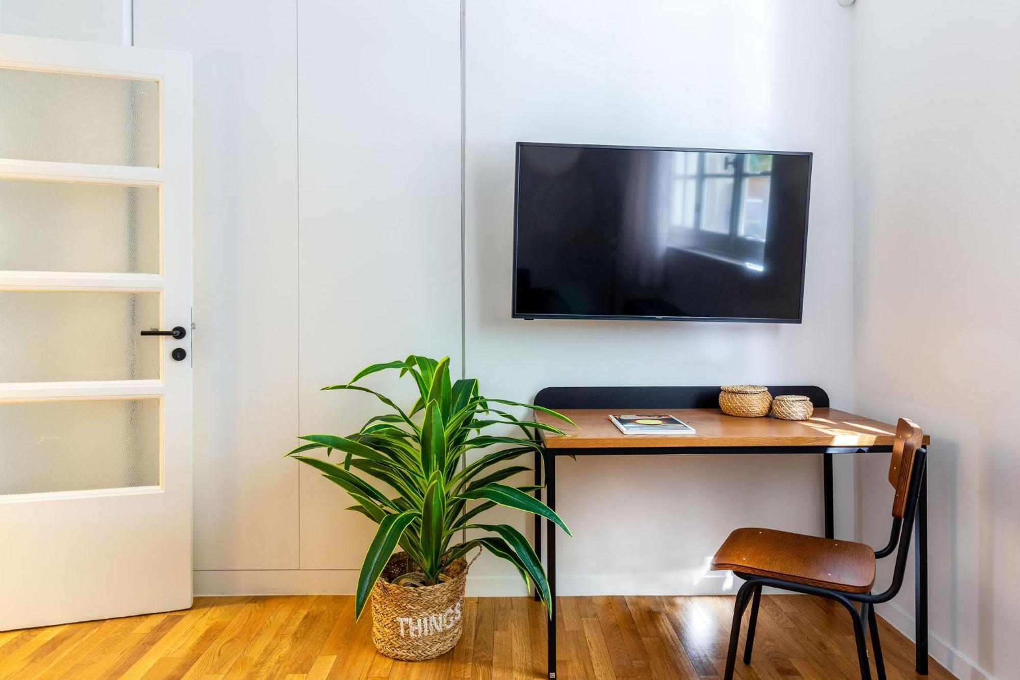 The Met By Zoia Living Apartment